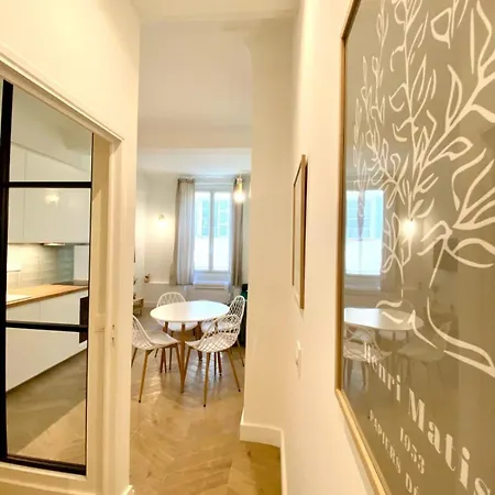 Appartement Bright Near The *